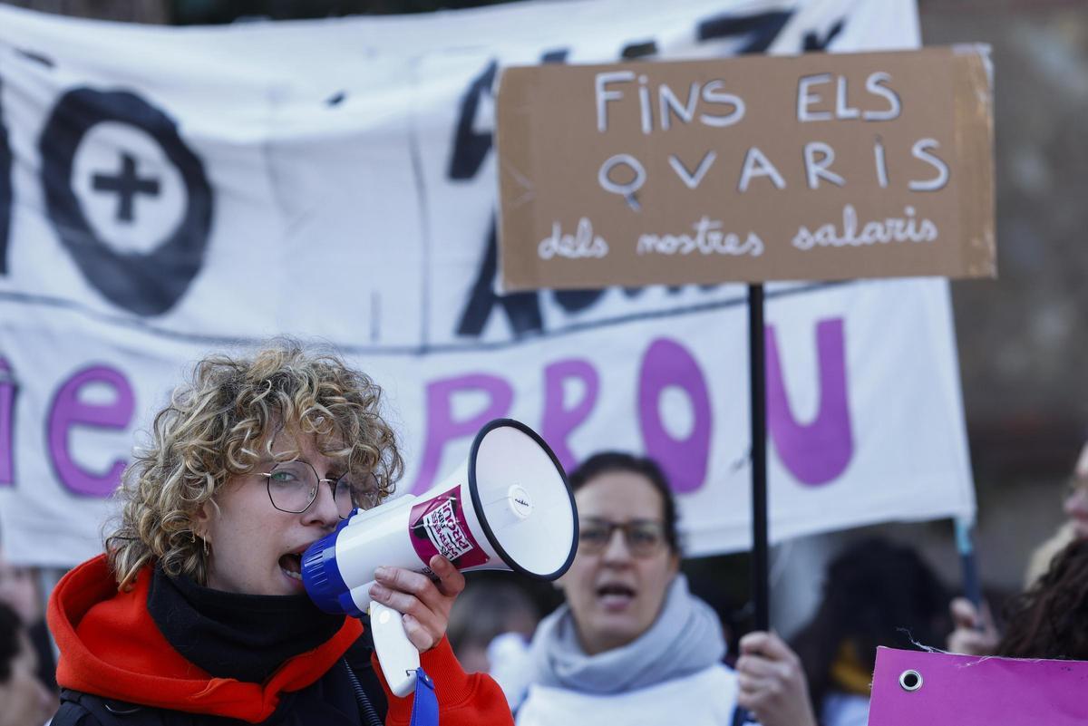 Continúa la concentración de Infermeres de Catalunya para reclamar mejoras laborales