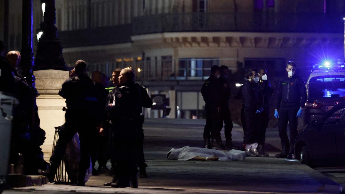 Dos personas mueren abatidas durante las protestas contra Macron.