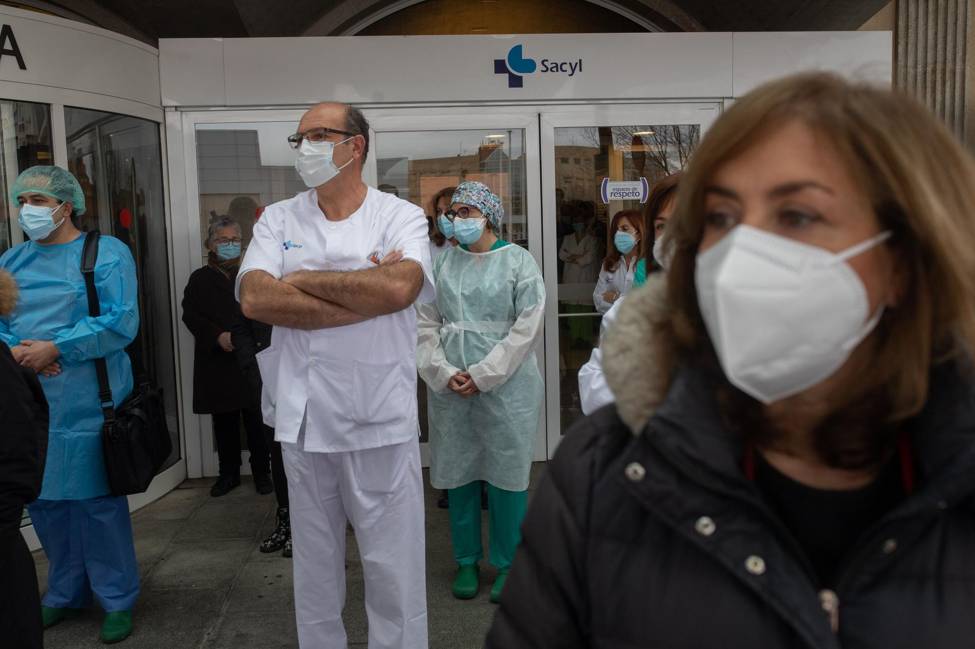 Minuto de silencio en homenaje a Felisa Gallego, auxiliar de enfermería fallecida por coronavirus