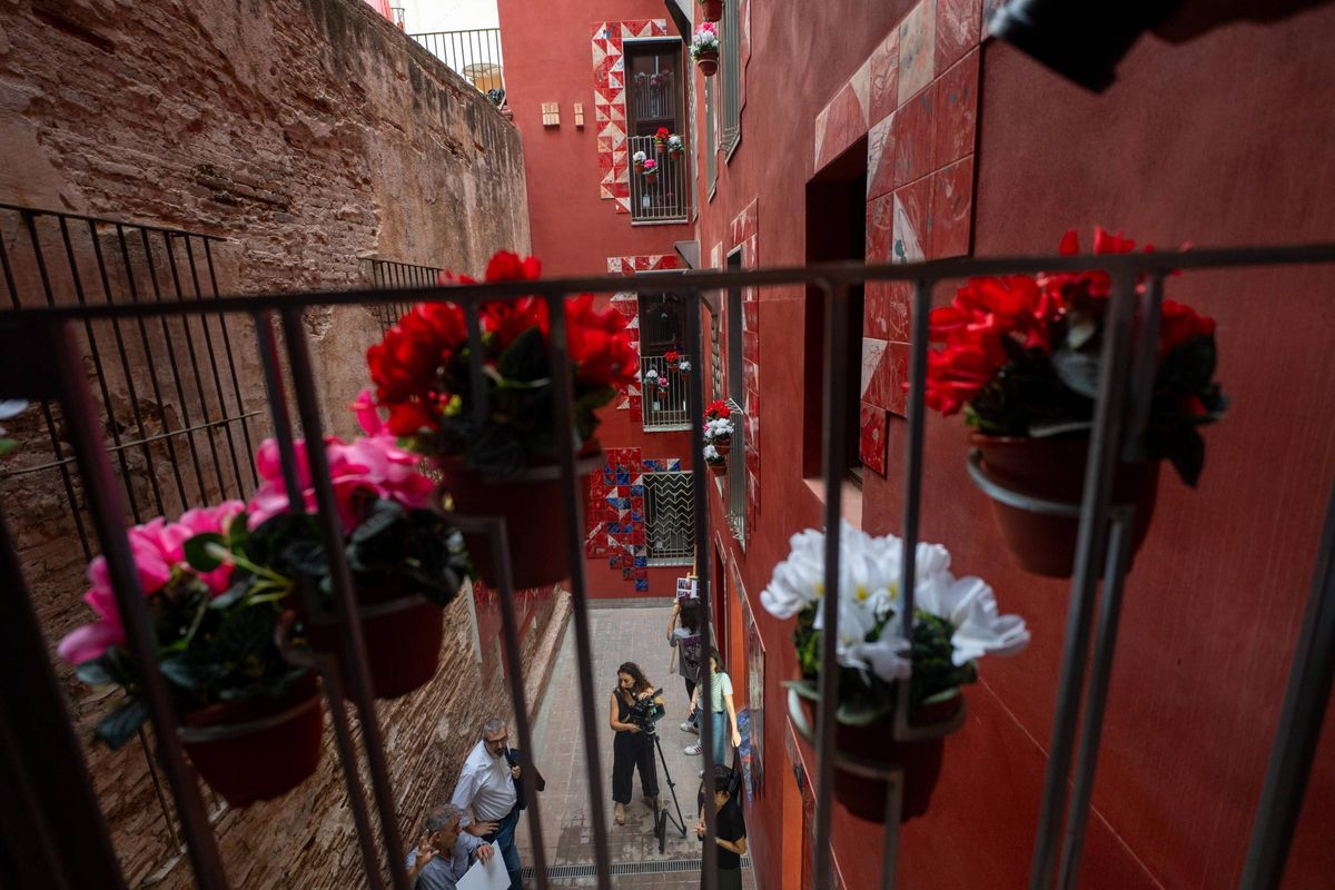 Así ha quedado una finca histórica del Raval rehabilitada como vivienda pública