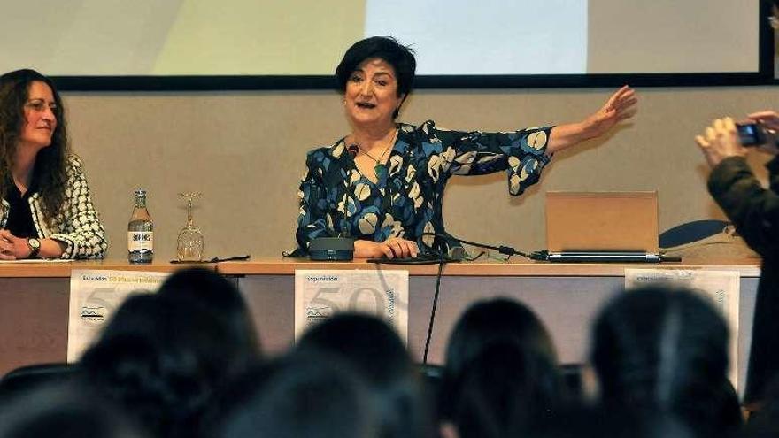 Margarita Gandullo, directora del IES, junto a Magdalena Cordero.