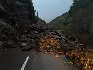 Corte total del corredor del Navia a la altura de Pelorde (Pesoz): se están señalizando los desvíos