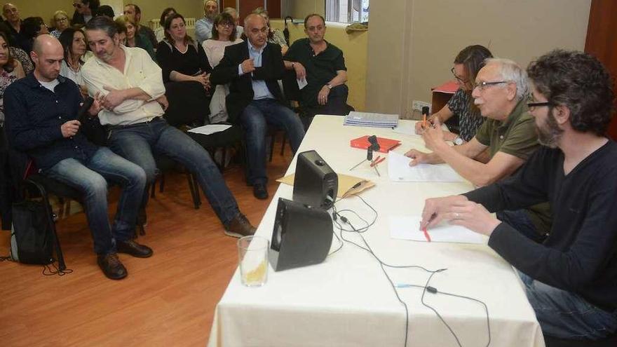 Asamblea de ayer en la agrupación de Pontevedra para elegir representantes en el congreso provincial.