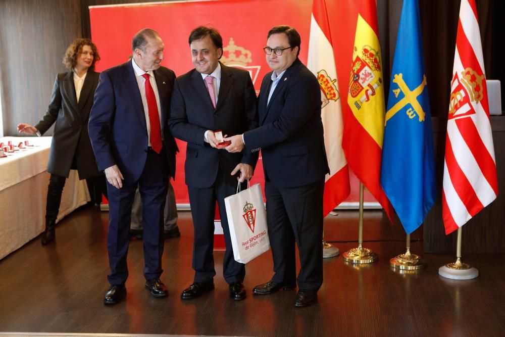 Homenaje a los socios que cumplen 50 años en el Sporting