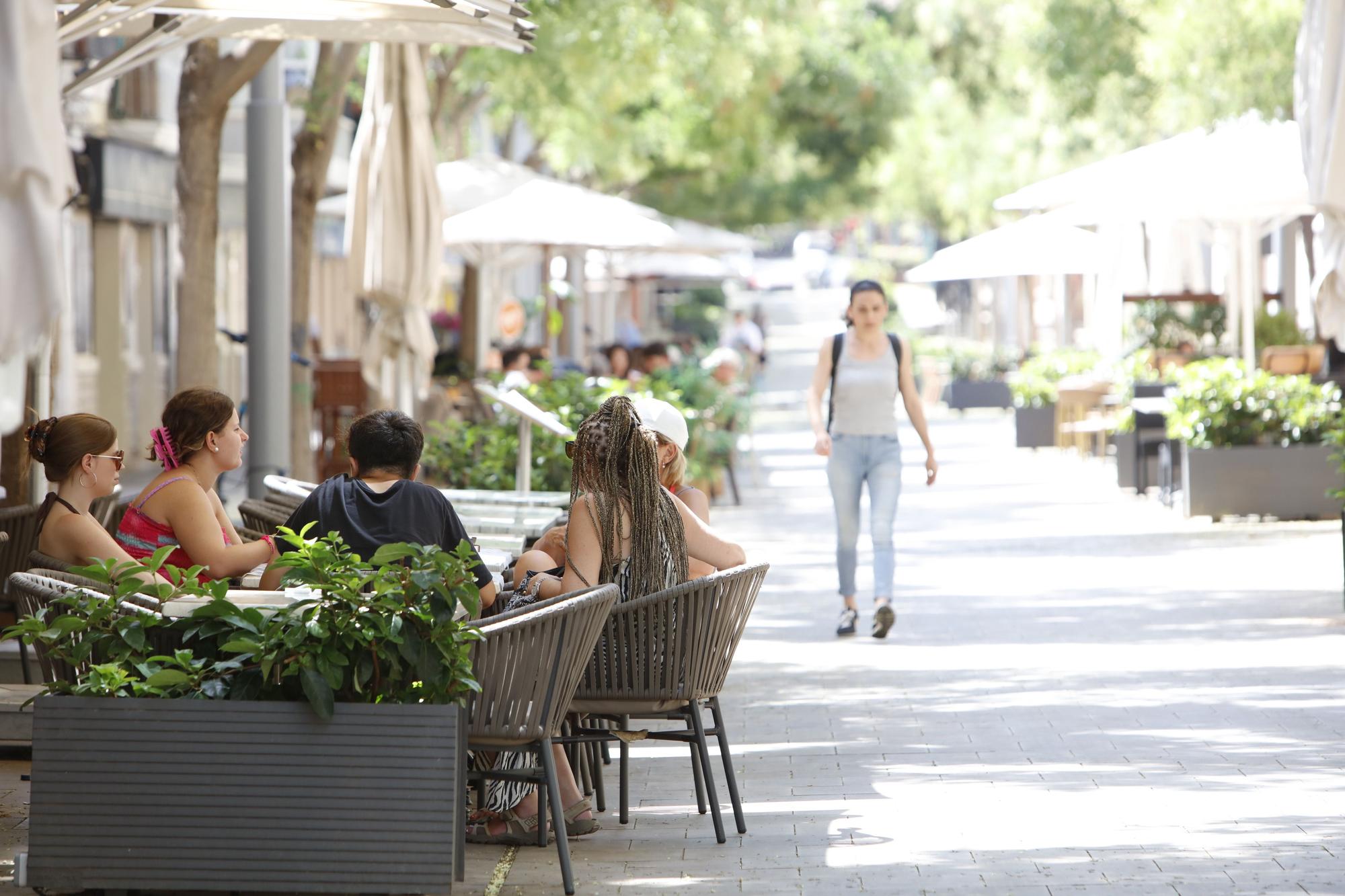 Das bunte Treiben auf den Straßen von Santa Catalina