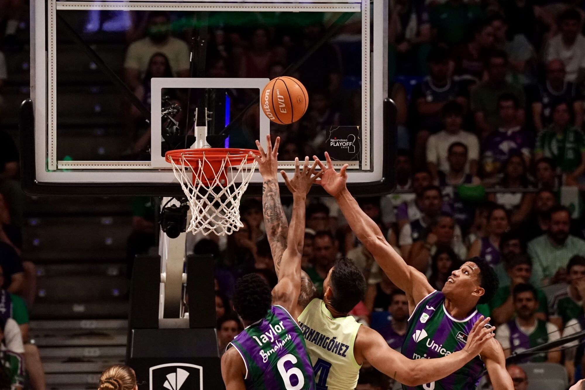 Cuartos de final de la Liga Endesa entre el Unicaja y el Barça