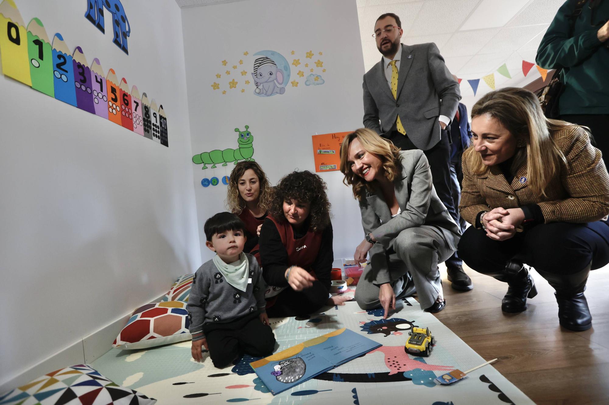 La ministra de Educación, Pilar Alegría, de visita en Asturias.