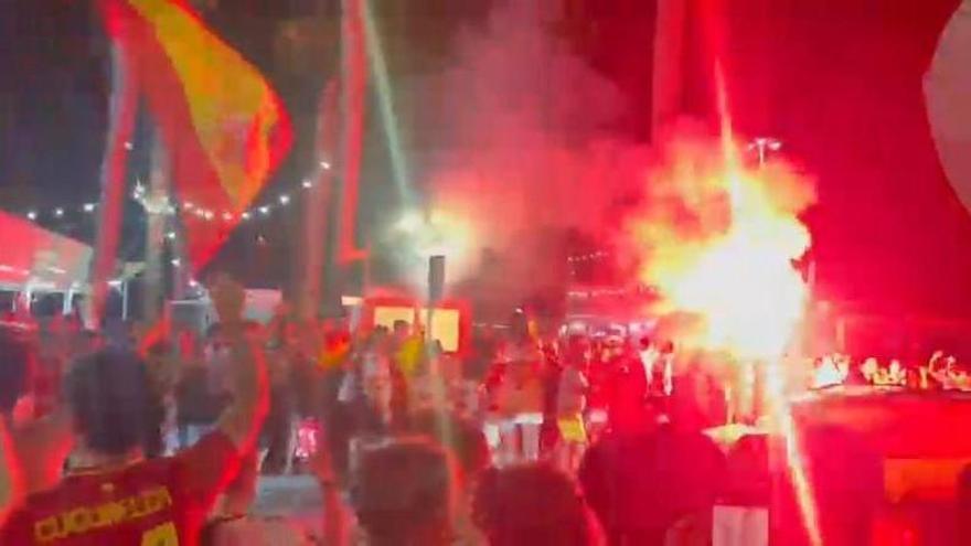 Águilas celebra en la Plaza de Ícaro el pase de España a la final