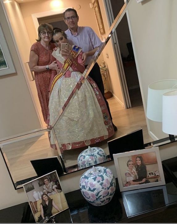 La foto de Consuelo, con sus padres y su hermana
