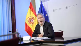 Marlaska anuncia ayudas "inmediatas" para las zonas calcinadas por los incendios forestales