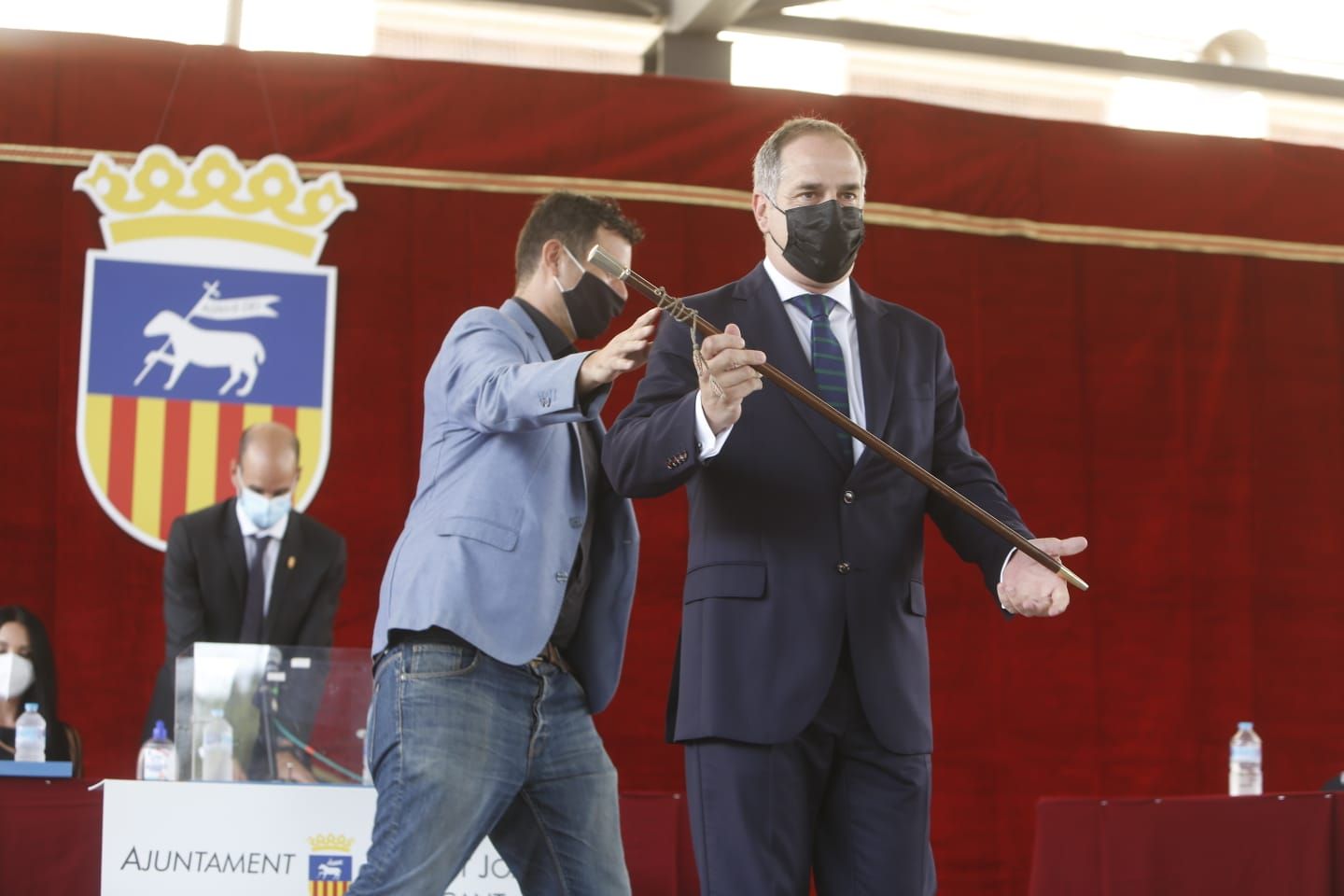 Las imágenes del cambio de alcaldía en el Ayuntamiento de Sant Joan