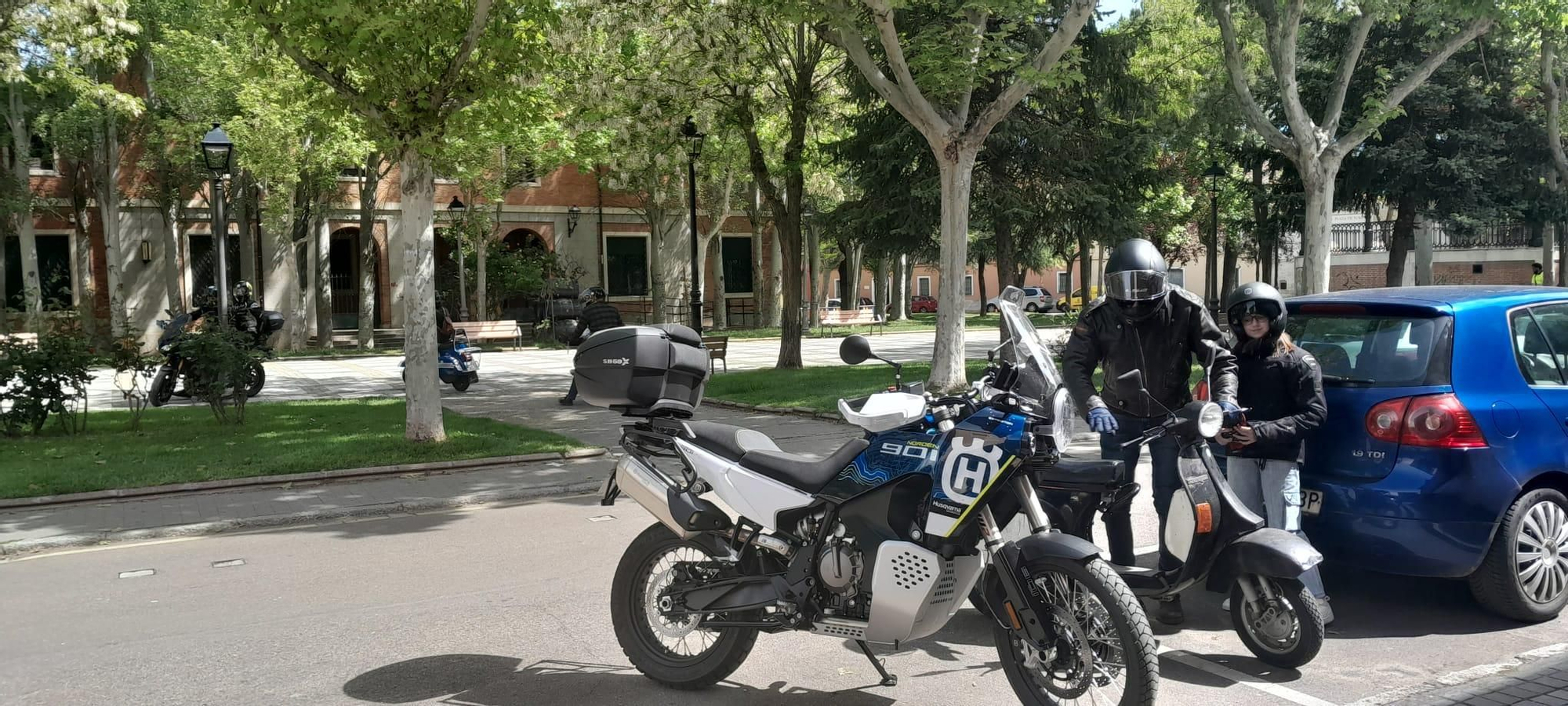 GALERÍA | La ruta de "Moteros de Nevera" de Fuentelapeña hace parada en Toro