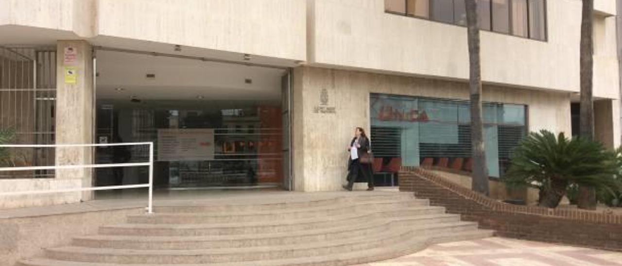 Paiporta destituye a su ingeniero por usar operarios para instalarle un  horno - Levante-EMV