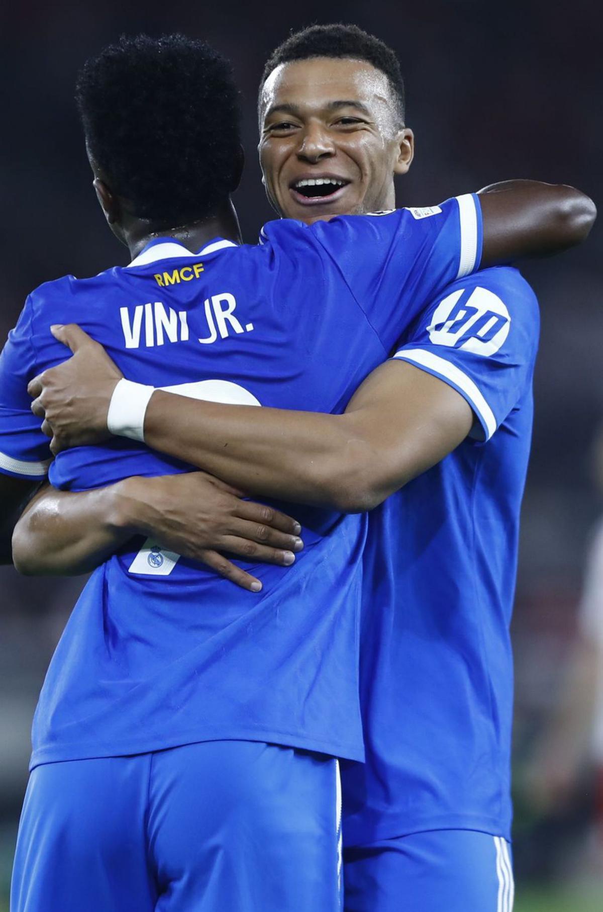 El pòquer de Mbappé evita la tragicomèdia blanca a Atenes