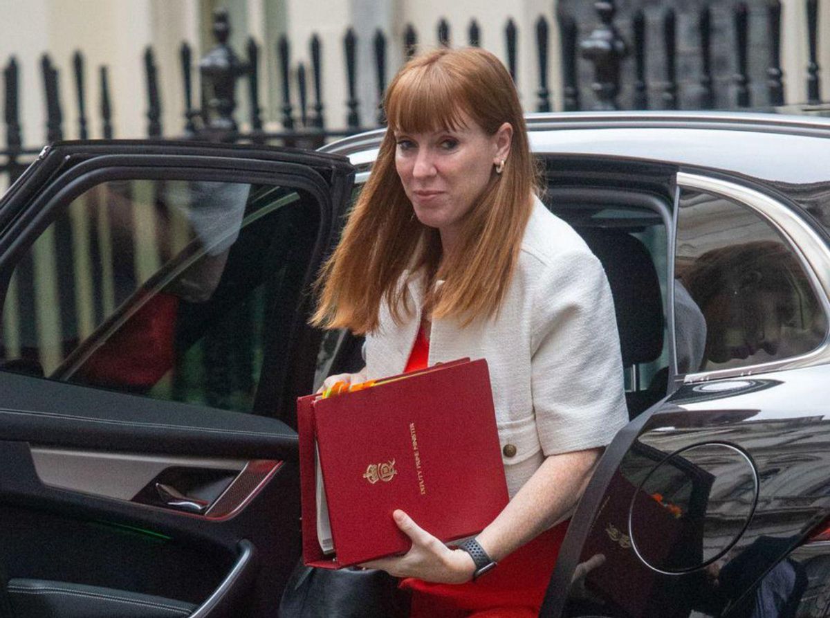 Dimiteix la número dos del Govern britànic per una evasió fiscal Dimiteix la número dos del Govern britànic per una evasió fiscal