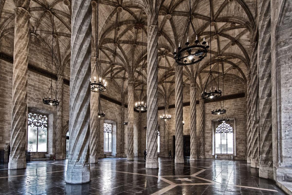 Valencia imprescindible - lonja de la seda