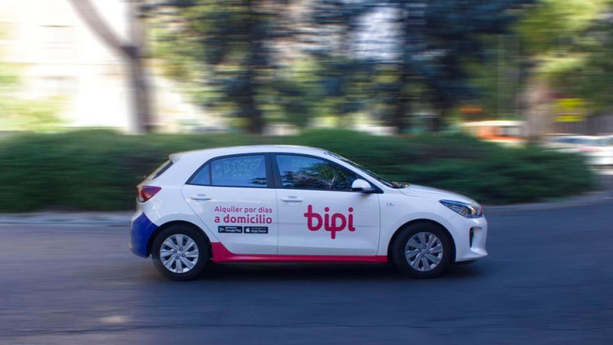 Un coche de alquiler de la empresa Bipi.