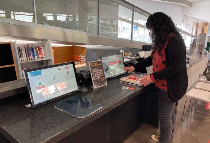 Servicio de autopréstamo en las bibliotecas de Gavà