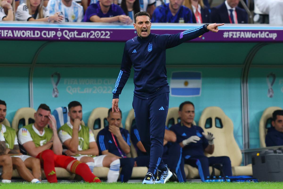 El seleccionador de Argentina, Lionel Scaloni, durante un partido del Mundial.