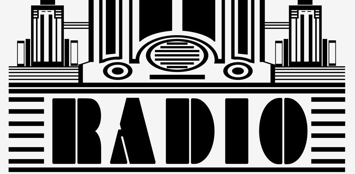 Detalle del logotipo de la emisora de radio que escuchan los protagonistas.