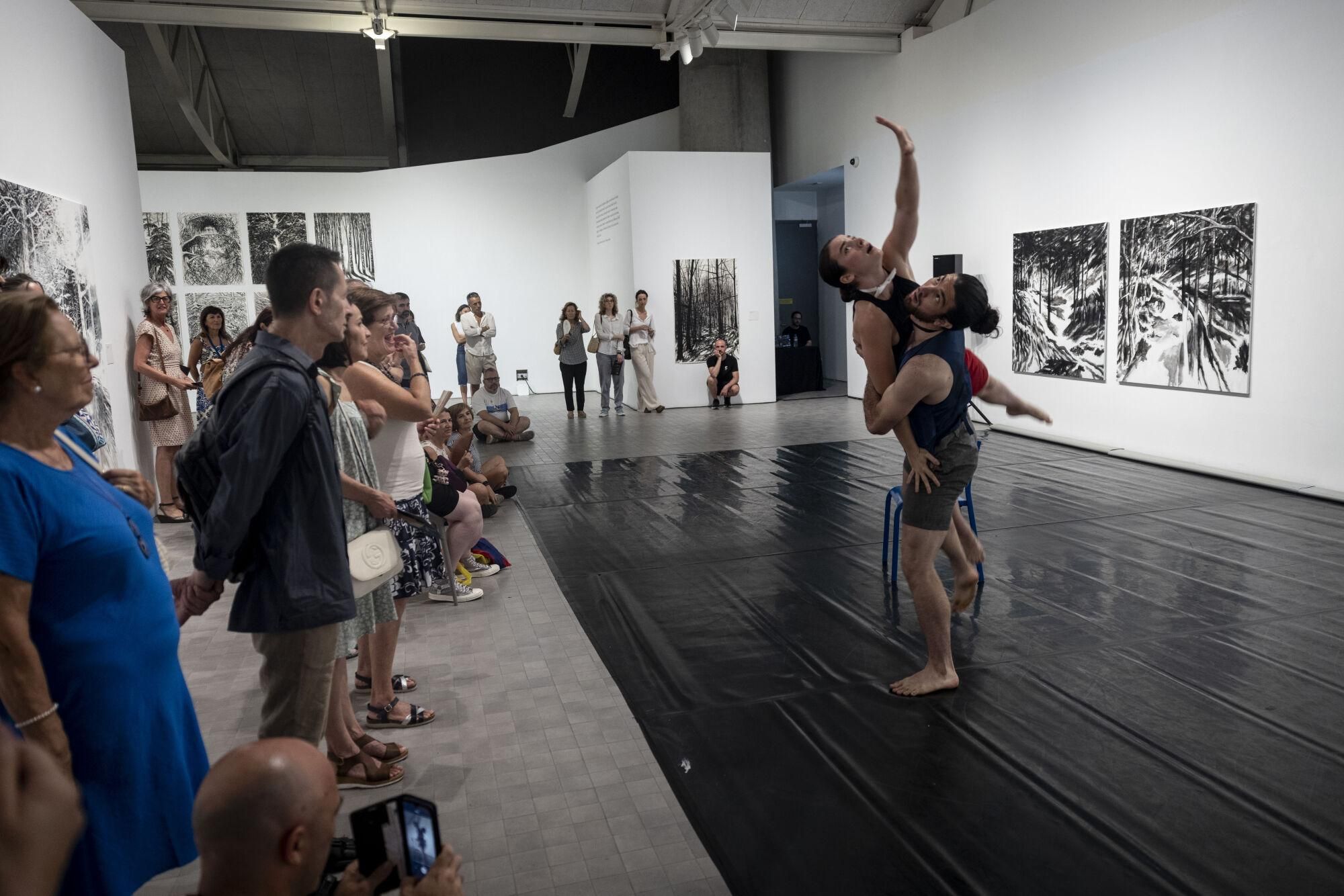 DANZA 'PAS A TROIS' CON HUGO Y VEGA GRIMALT POR EL 30 ANIVERSARIO DEL MUSEO PABLO SERRANO