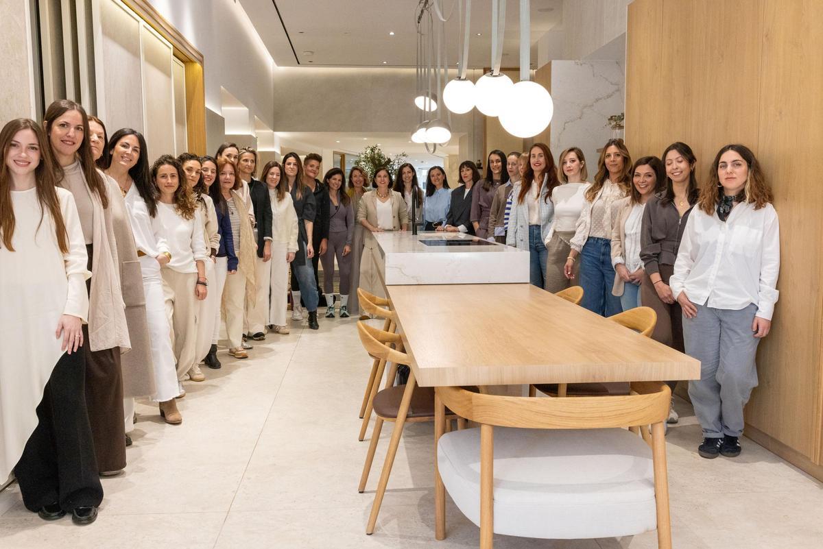 El encuentro reunió a 28 arquitectas y profesionales de referencia de Alicante, Valencia y Murcia