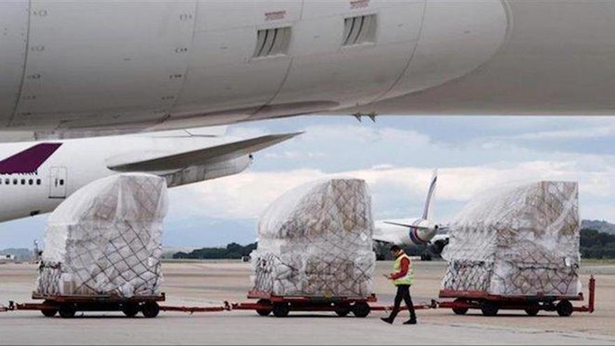 Madrid recibe su decimotercer avión cargado con material sanitario