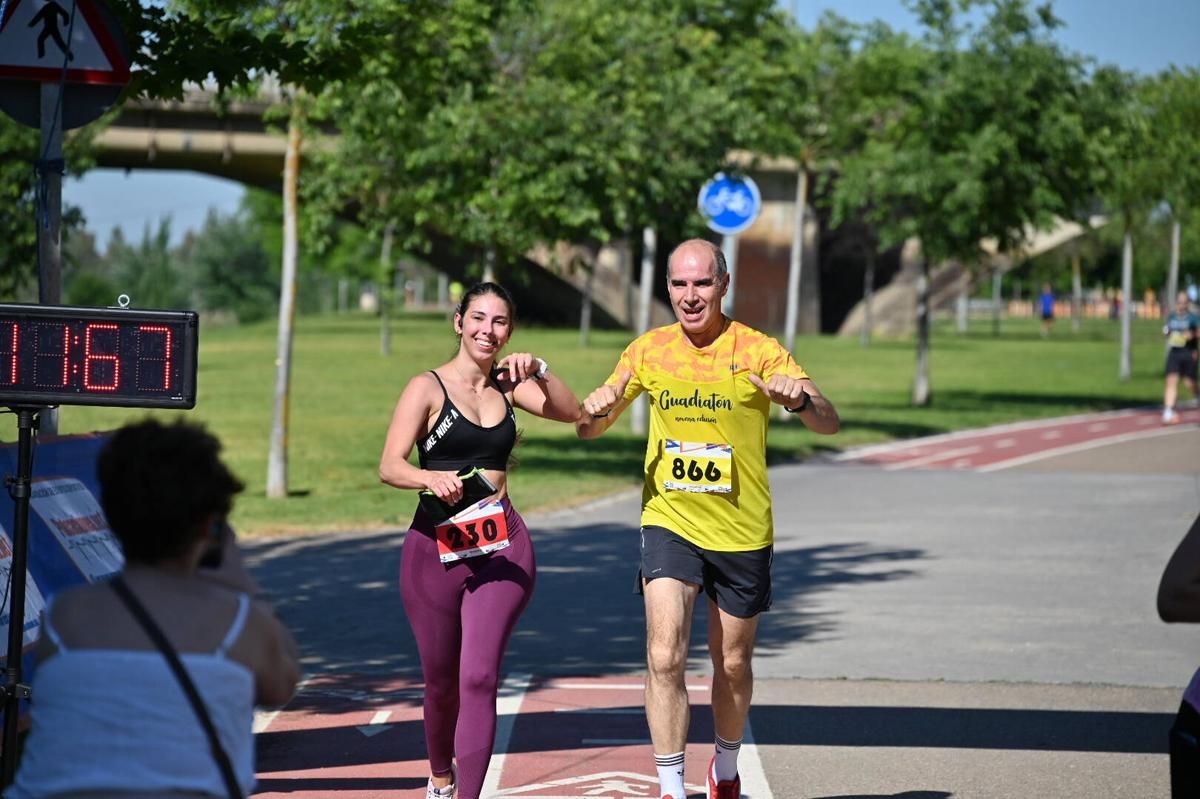Fotogalería | El Colegio de Médicos de Badajoz echa a correr: "Menos pastillas y más zapatillas"