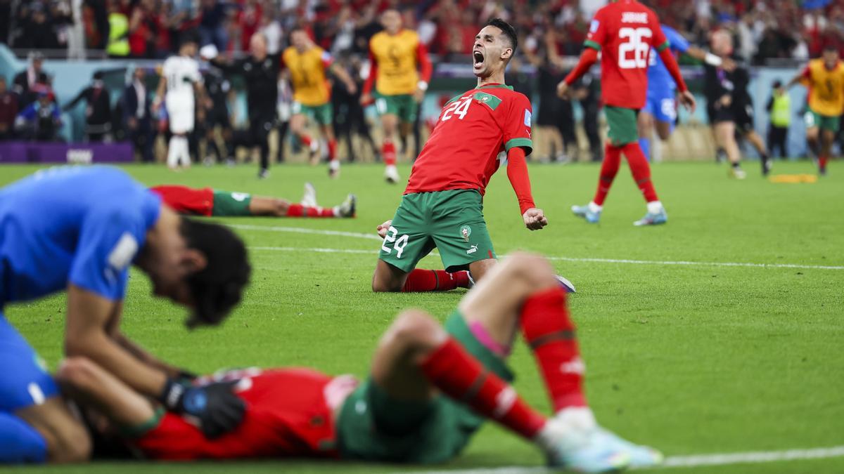 Los jugadores de Marruecos celebando su acceso a las semifinales del Mundial