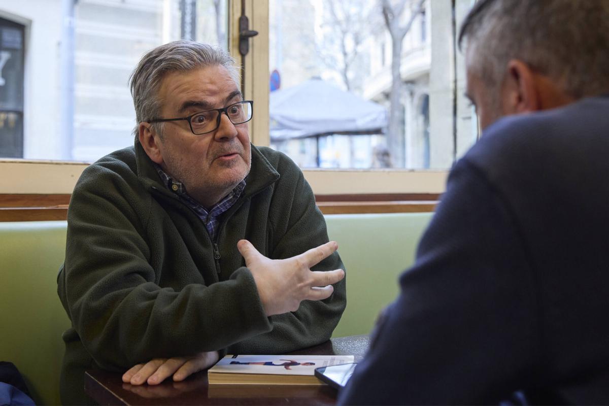 Sergi Pàmies, escritor y autor de 'Confesiones de un culer defectuoso', atendió a SPORT para hablar del Barça