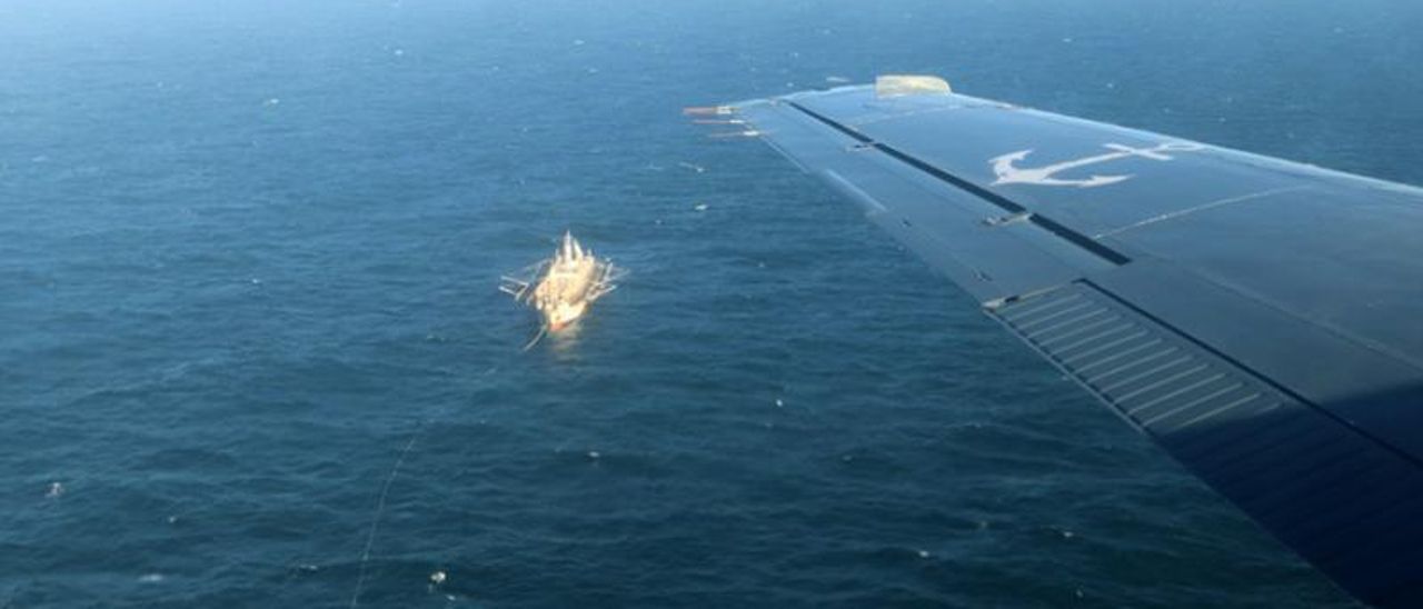 Un potero asiático visto desde un avión argentino en la llamada milla 201.