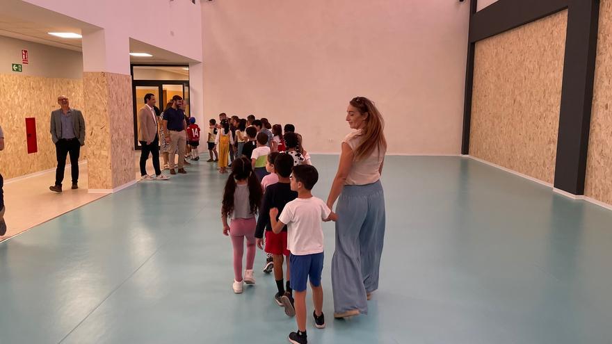 La apertura del colegio Inmaculada de Torrevieja permitirá escolarizar en barracones a 250 alumnos que no han empezado el curso