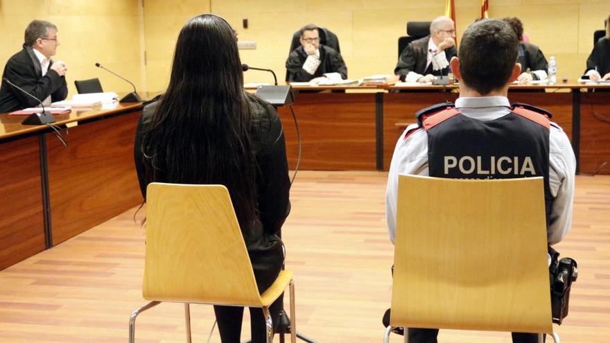 L&#039;acusat de concertar cites sexuals amb menors a través d&#039;Internet durant la primera jornada del judici a l&#039;Audiència de Girona