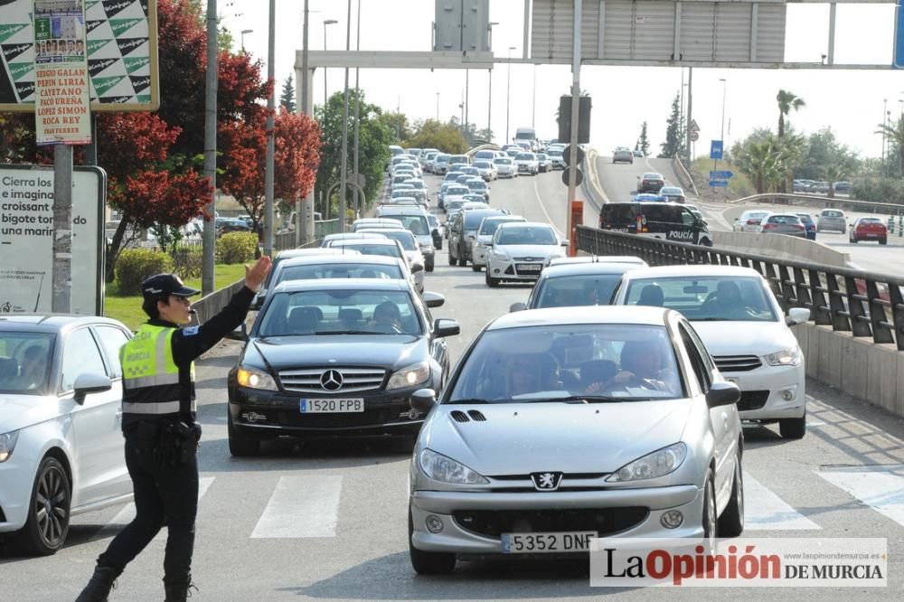 Atascos en Murcia por la protesta de los agricultores en sus tractores