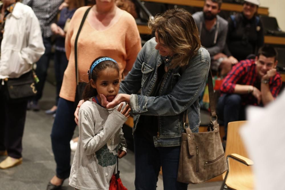 Llegada de niños saharahuis al centro de los Canapés