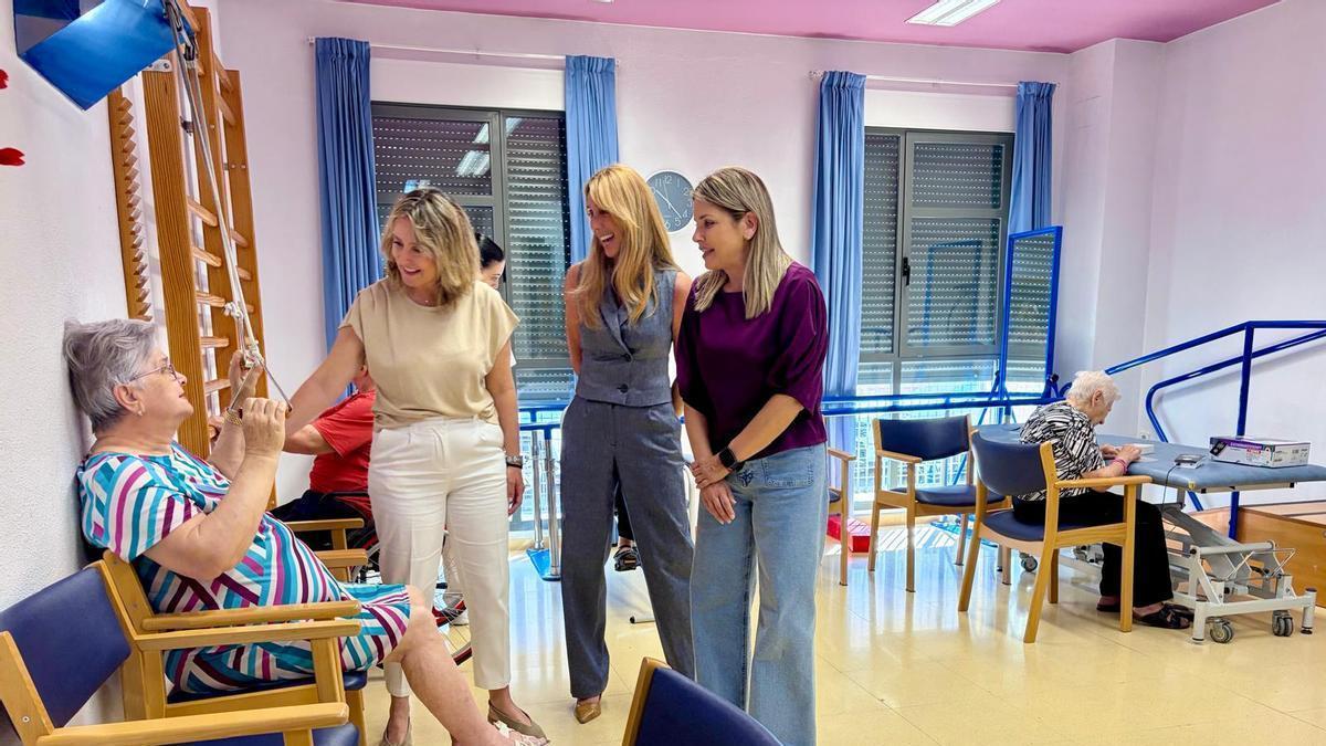La edil de Bienestar Social, Familia y Salud, Pilar Torres, visita el centro de estancias diurnas de Cabezo de Torres en junio