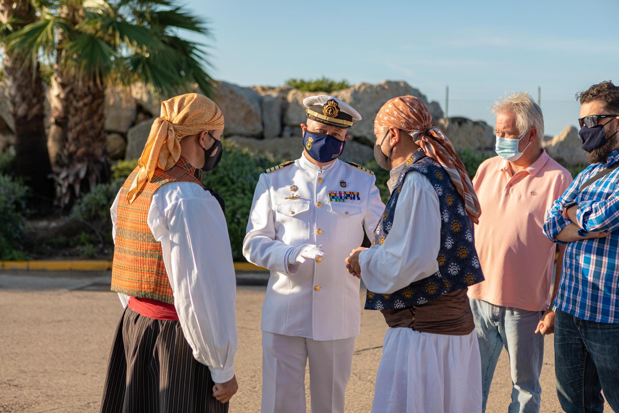 Las fallas del Marítim recuperan la Ofrenda Marinera