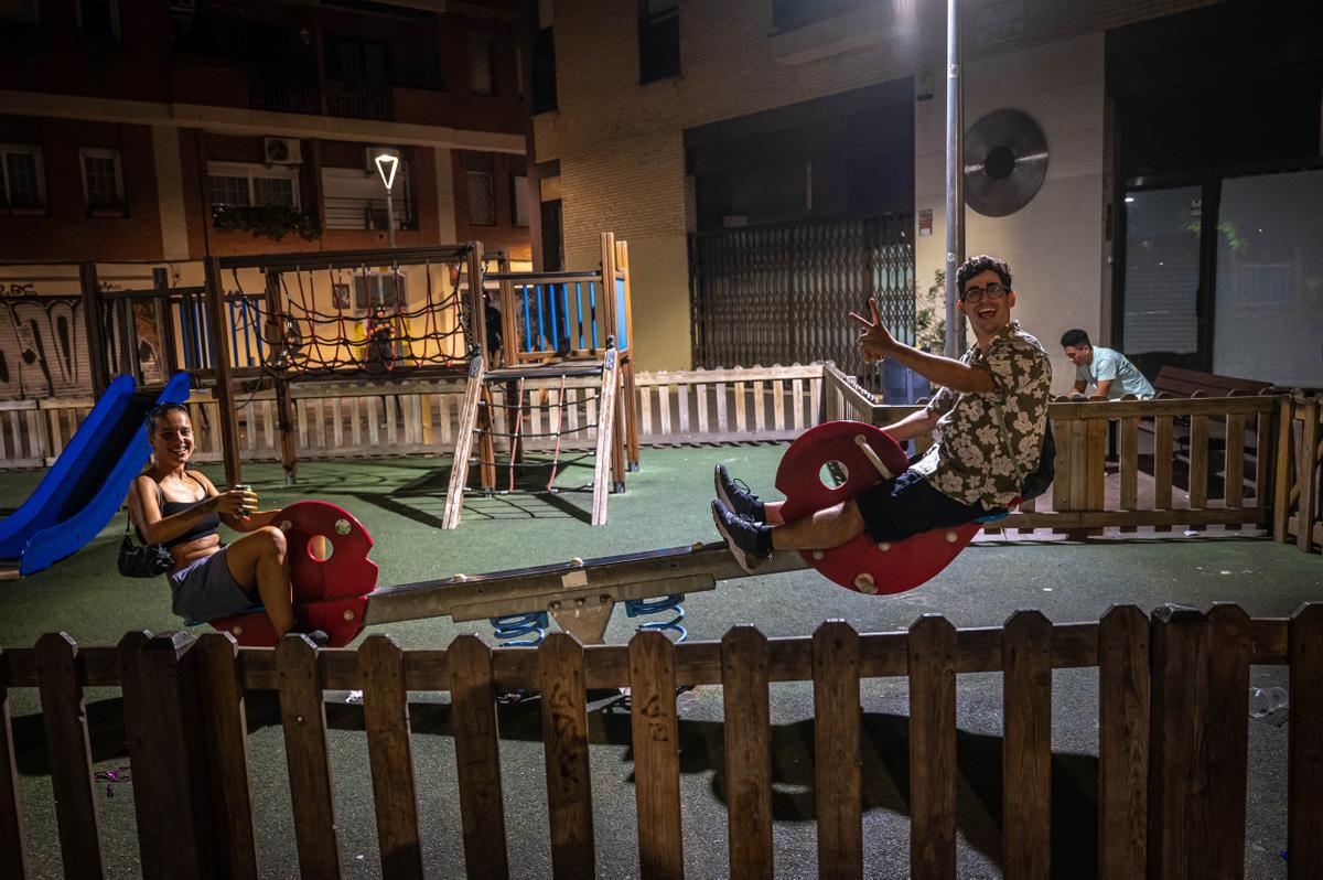 Ambiente nocturno de la Festividad de Santa María, en el barrio de Gràcia