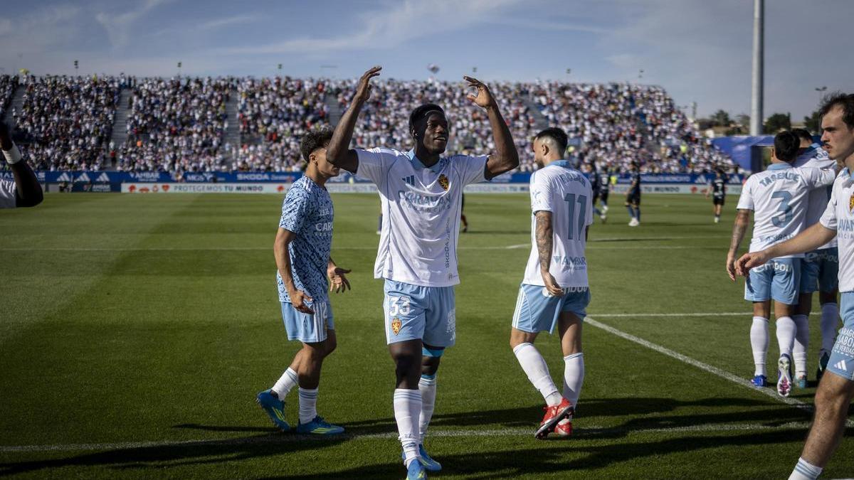 Saidu celebra un gol del Real Zaragoza ante el Ceuta el curso pasado.