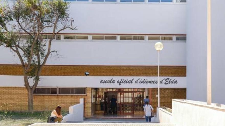 Las filtraciones  se adueñan de la Escuela Oficial de Idiomas de Elda