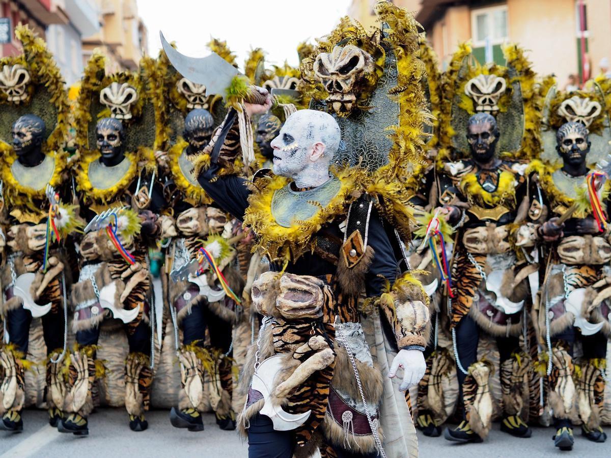 La Entrada Mora de los Moros y Cristianos de Agost, en imágenes