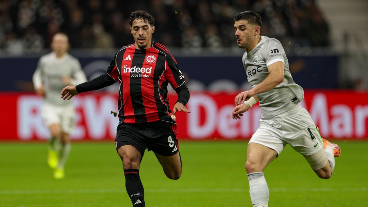 Dos centrales jóvenes de la Bundesliga convencen al Barça