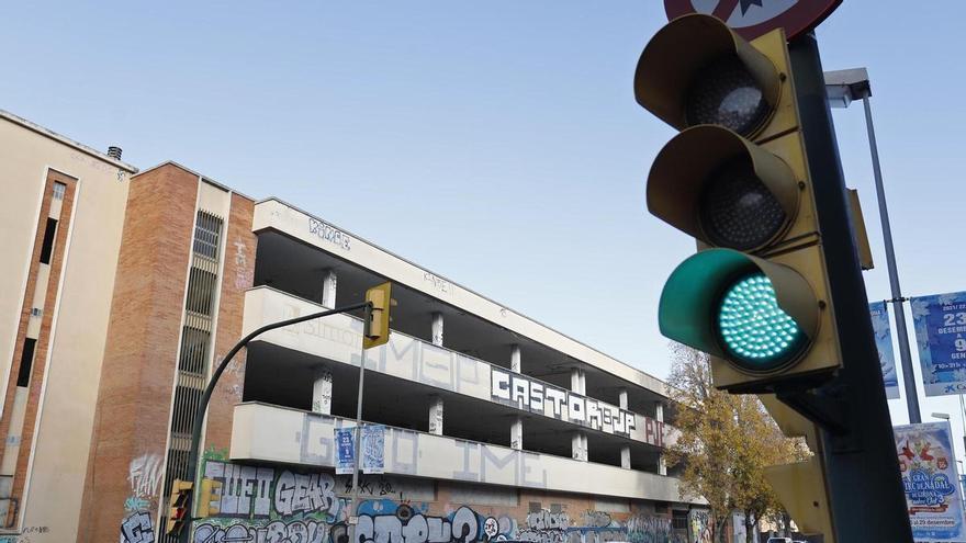 Girona desallotjarà 25 persones sense llar de l'antiga fàbrica Simon