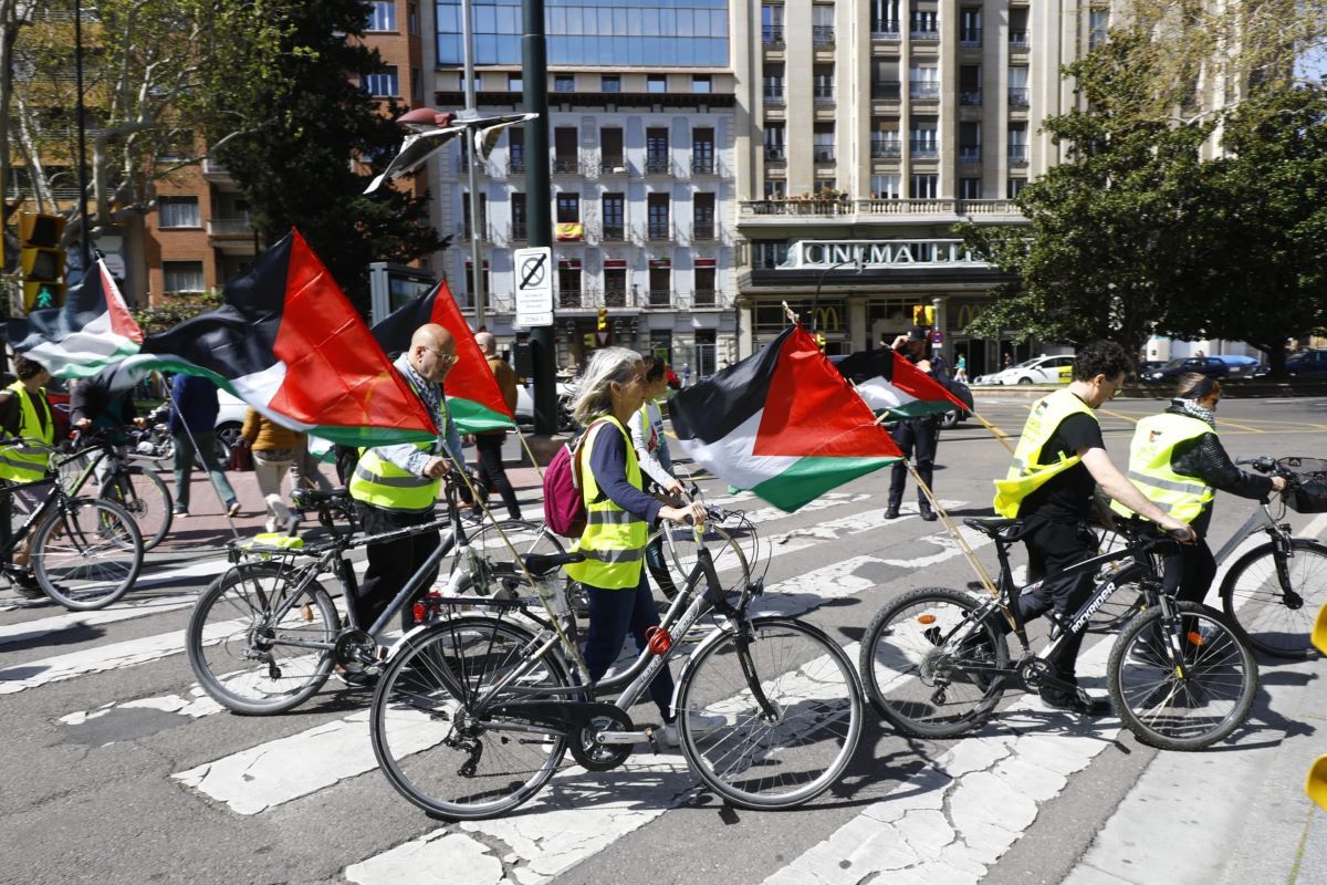 'En Marcha!': bicicletada en Zaragoza en favor de Palestina