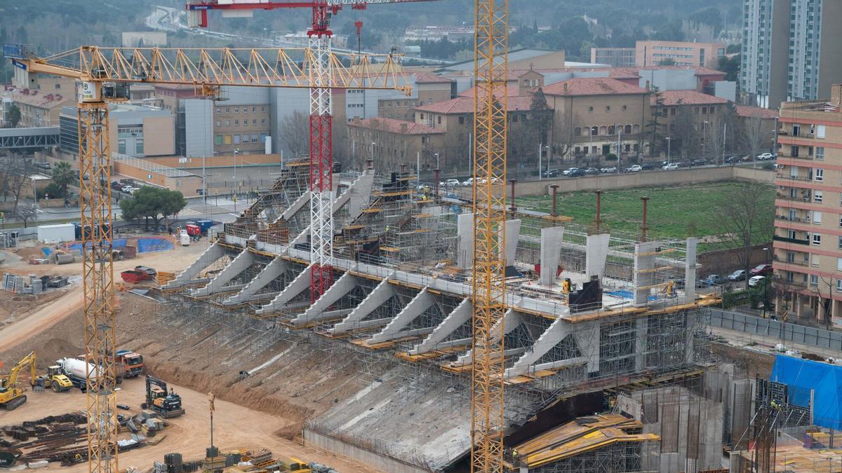 En imágenes | Así avanzan las obras en La Romareda antes de la visita de la FIFA.