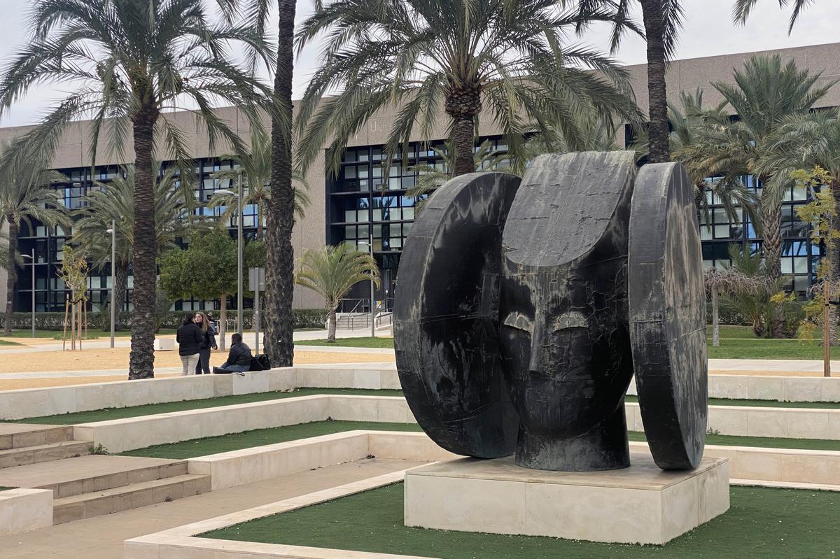 Una imagen del edificio La Galia en el campus de la Universidad Miguel Hernández de Elche