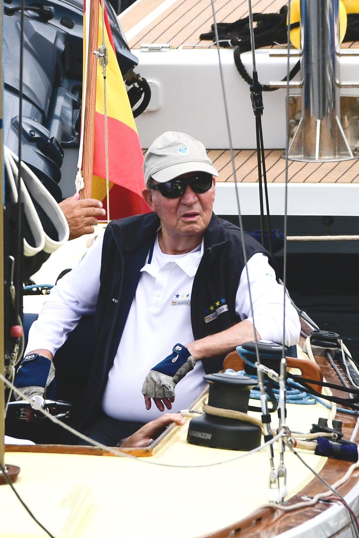 El rey Juan Carlos sale a navegar con el Bribón