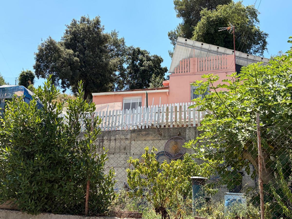 El domicilio en Abrera de Miguel Ángel Flores Díaz, acusado de pederastia.