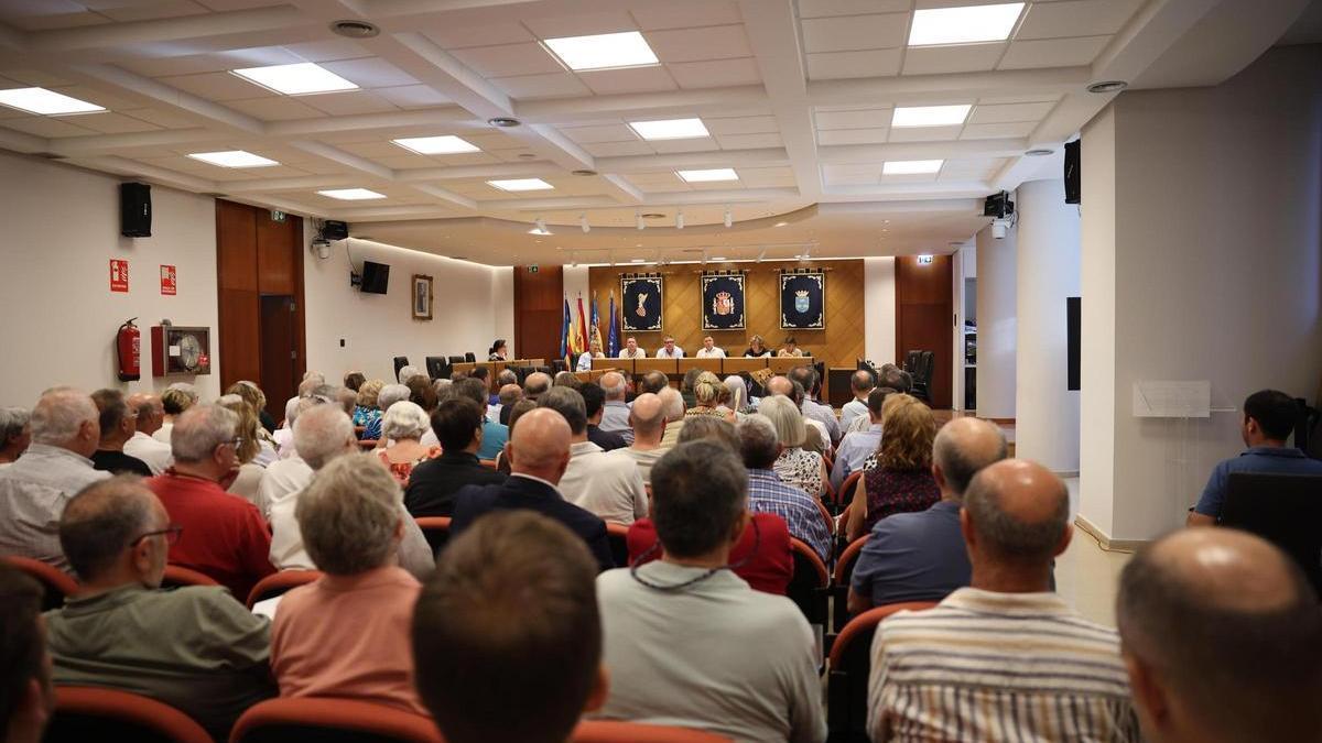 La reunión registró una elevada participación de propietarios, que trasladaron sus dudas sobre los plazos, las devoluciones de cuotas y el futuro desarrollo del PAI