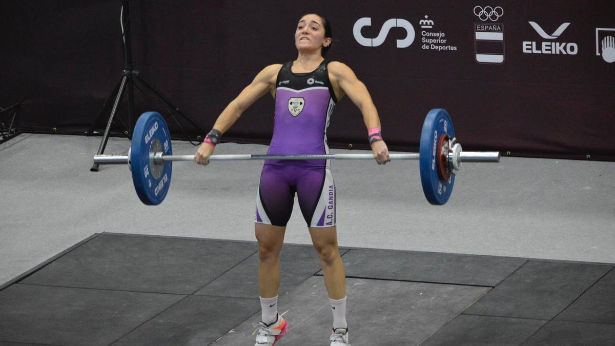 Martina Gramajo capitanea al equipo femenino del AC Gandia que aspira a ganar la Copa de la Reina